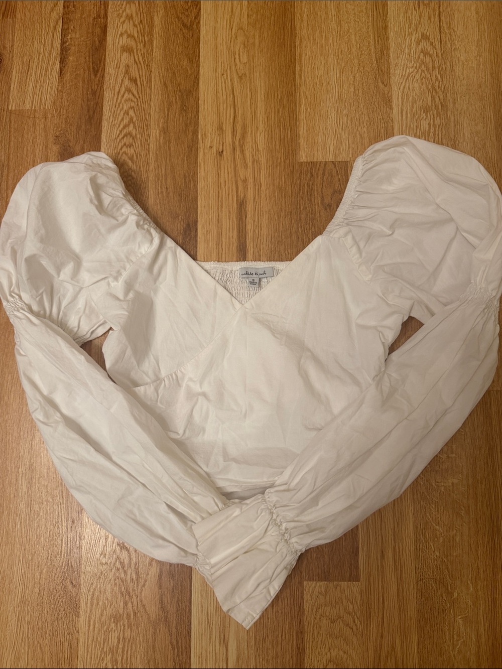 white birch White Puff-Sleeve V-Neck Crop Top